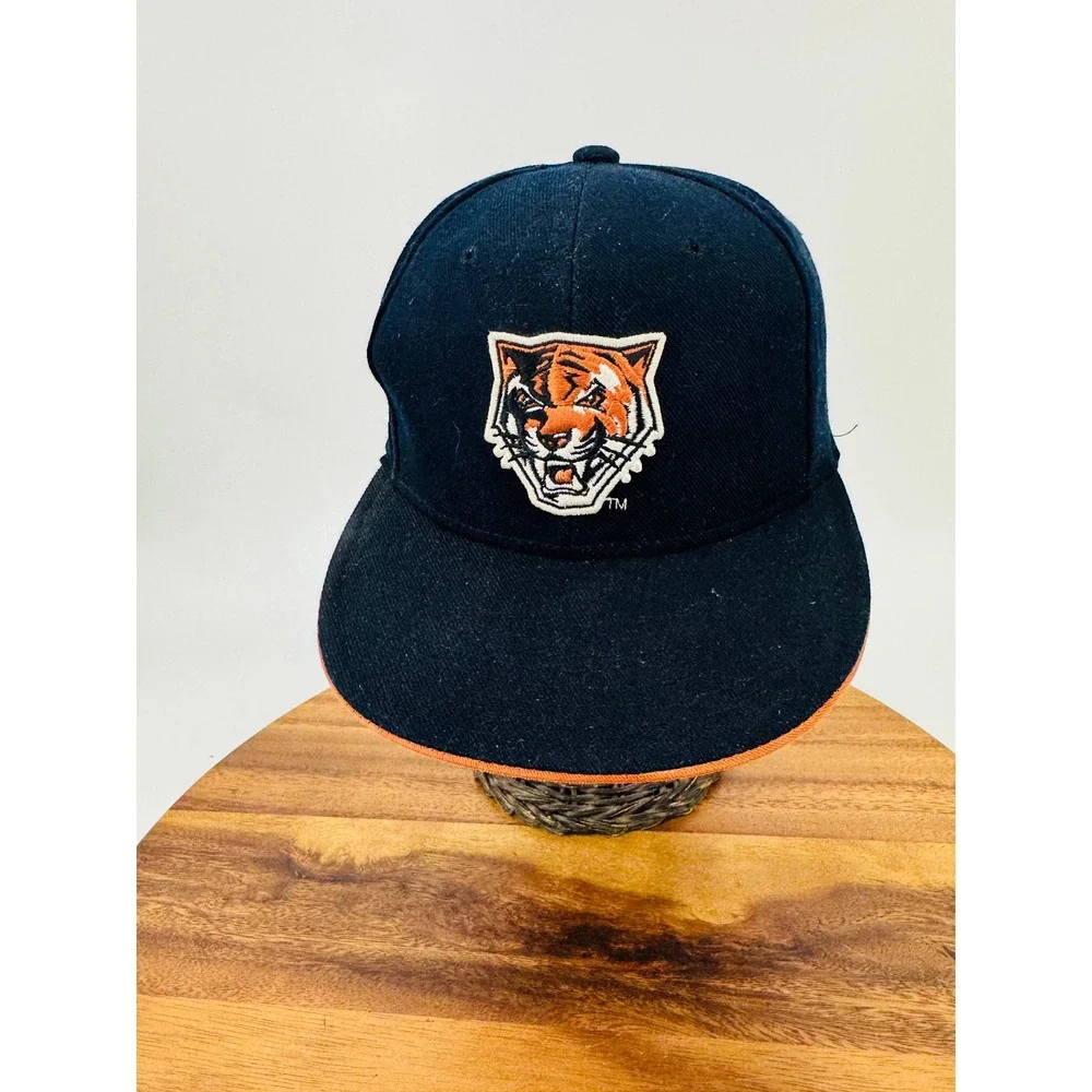 Buffalo‎ State University Bengals Hat Cap Mens OSFM Navy Blue Tiger Flat Bill
